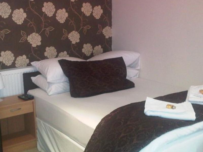 Kings Paget Hotel