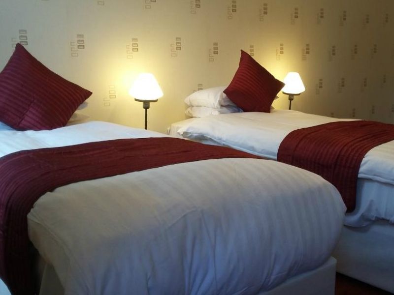 Canary Riverside Plaza Hotel